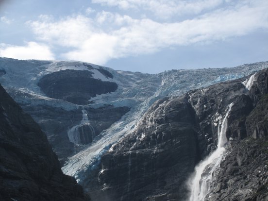 Glaciar Briksdalbreen